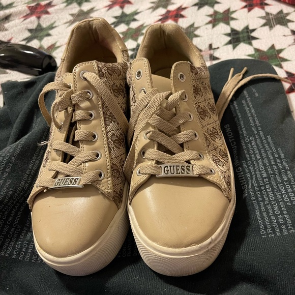 sneakers - Picture 3 of 3